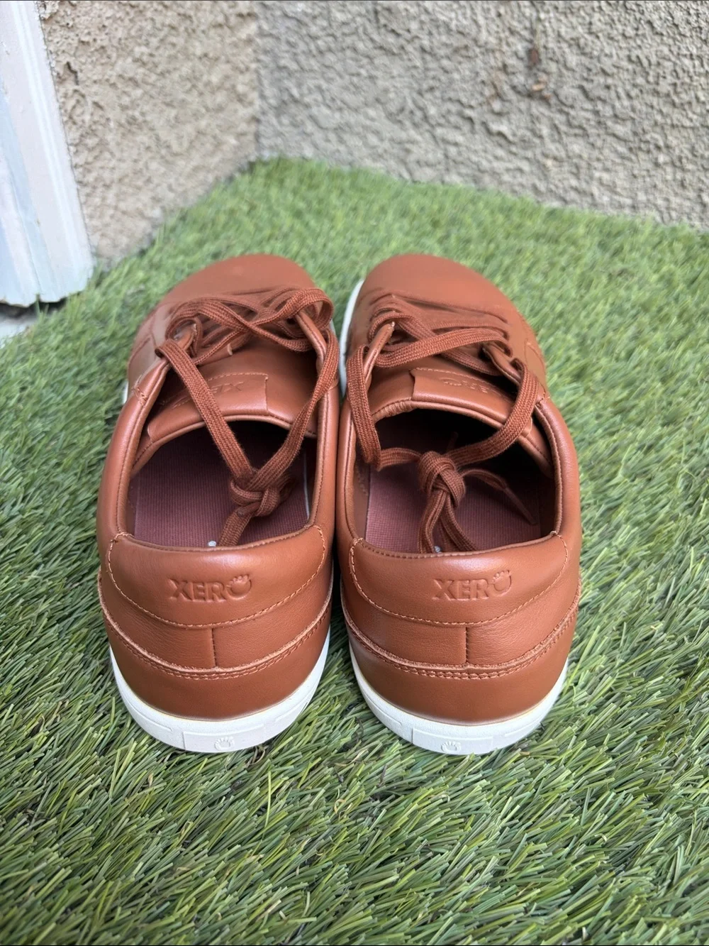 Men's Tan Leather Low-Top Sneakers